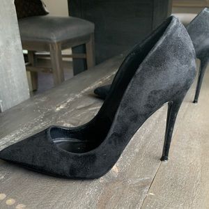 Steve Madden Black Pumps